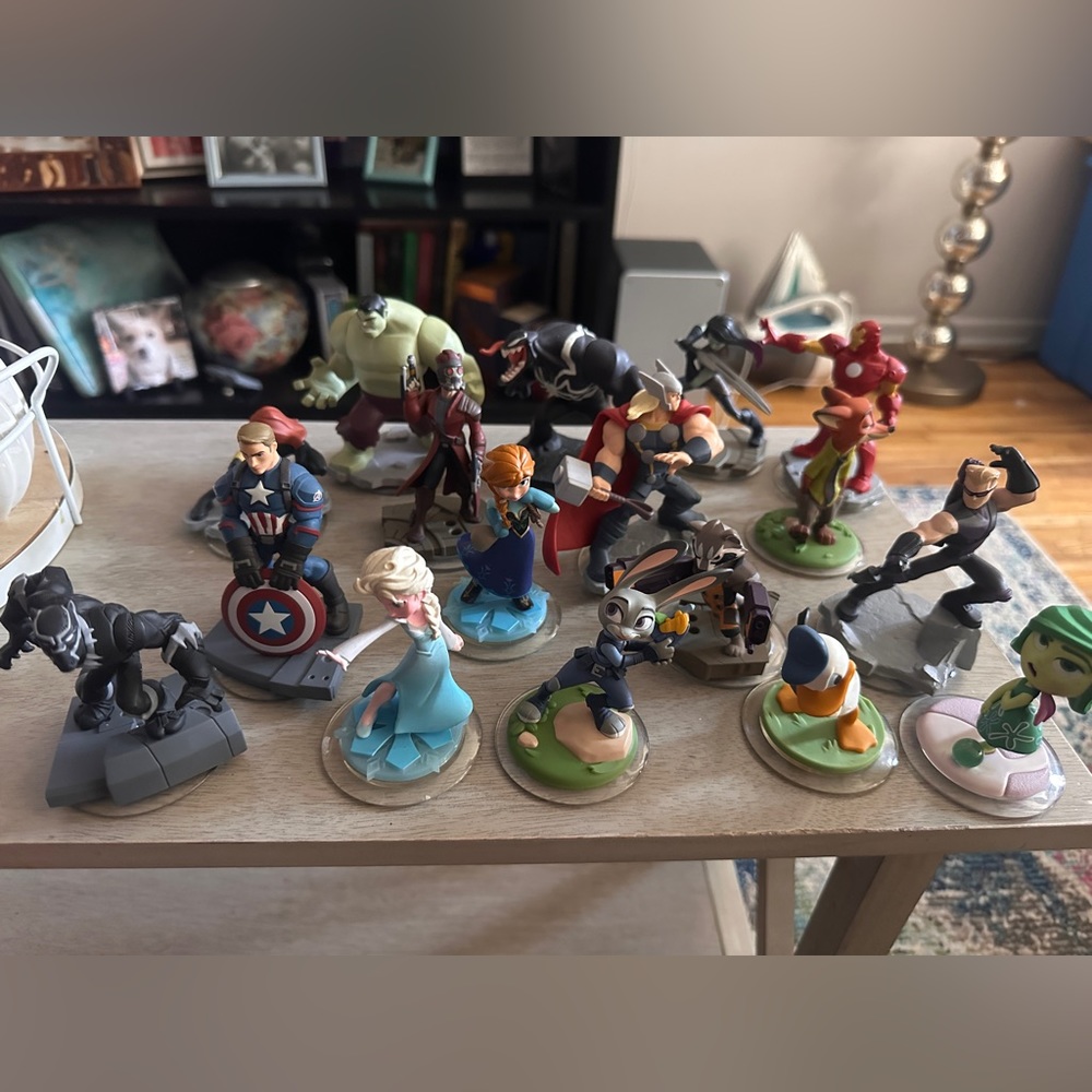 Disney infinity figures